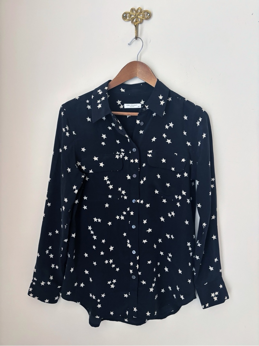 Equipment Black Star Print Silk Slim Signature Button Front Shirt Small